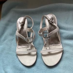 Sandals White Franco Sarto with buckle size 8